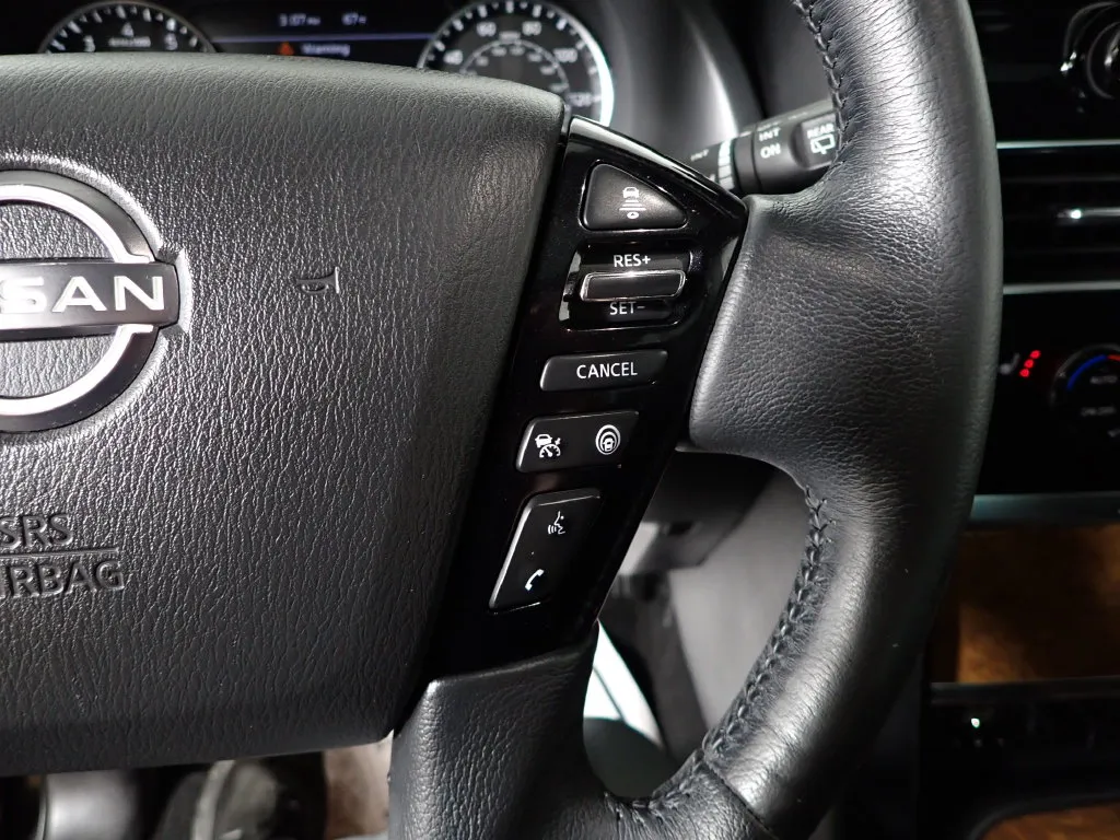 Nissan Armada photo 32