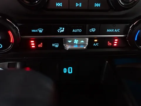 More photos of 2024 Ford Bronco Outer Banks at Don Wood Chevrolet, OH