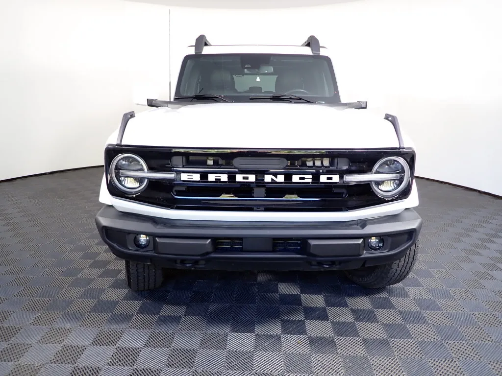 Ford Bronco photo 9