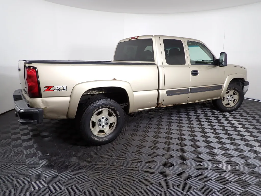 Chevrolet Silverado photo 16