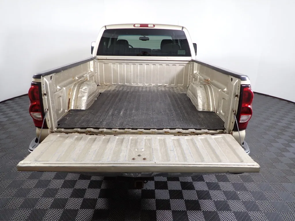 Chevrolet Silverado photo 14