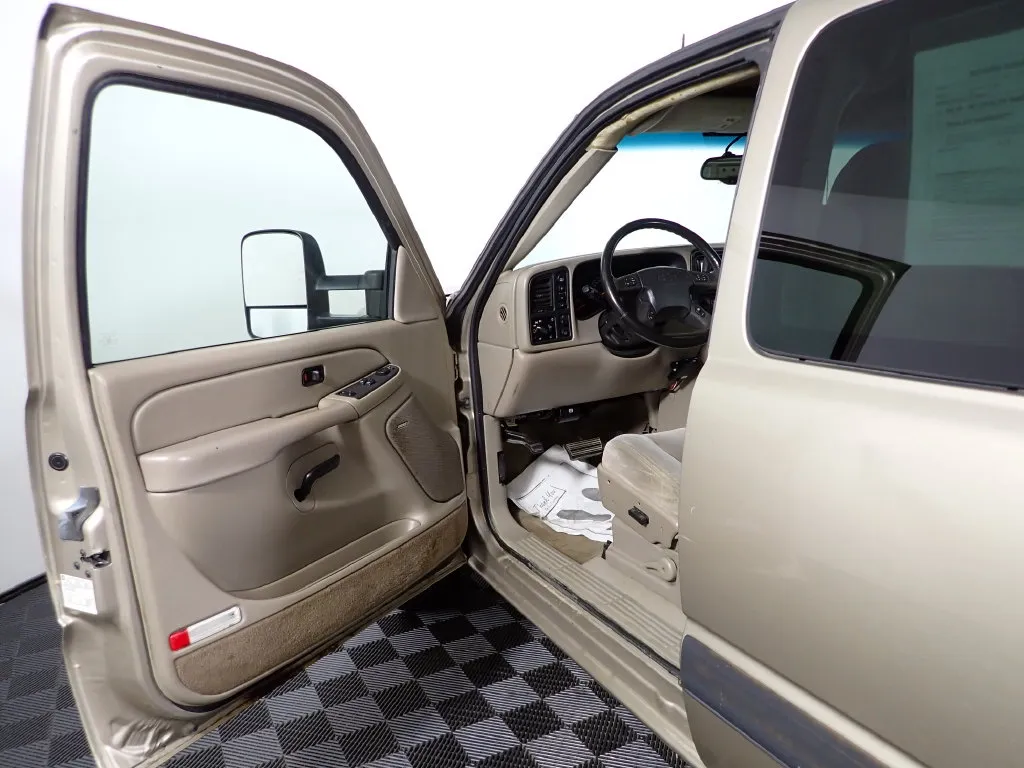 Chevrolet Silverado photo 17