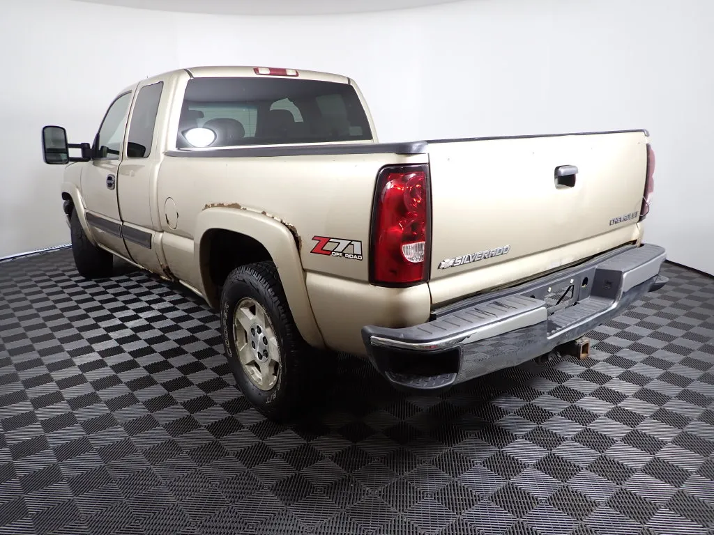 Chevrolet Silverado photo 12