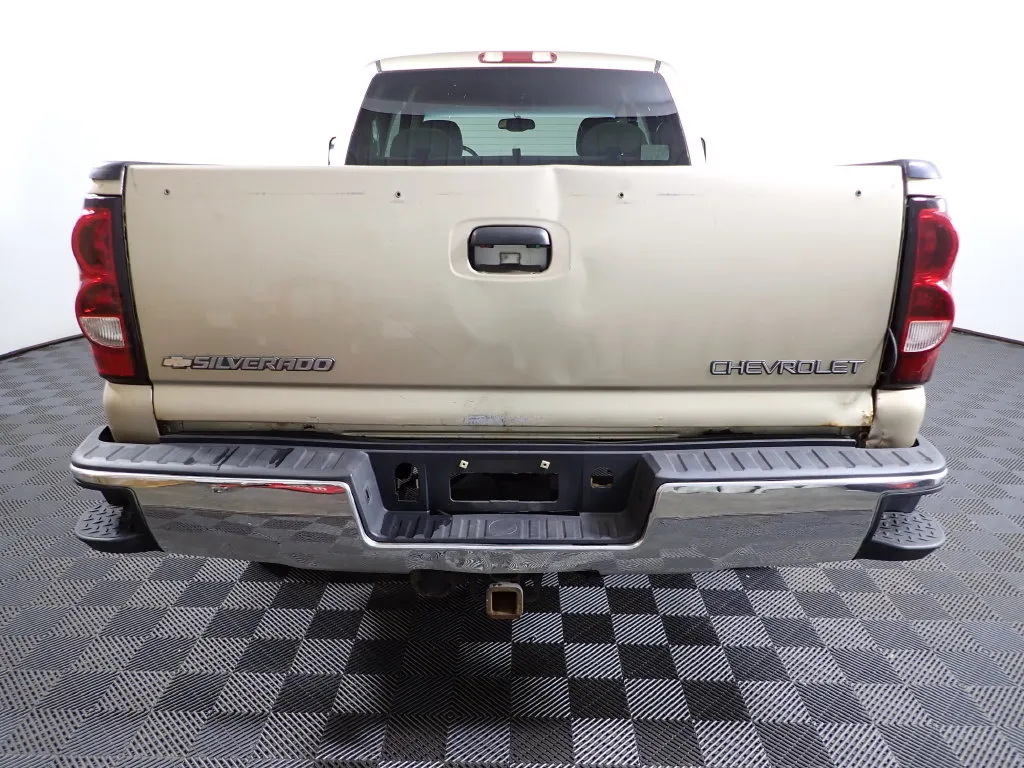 Chevrolet Silverado photo 13