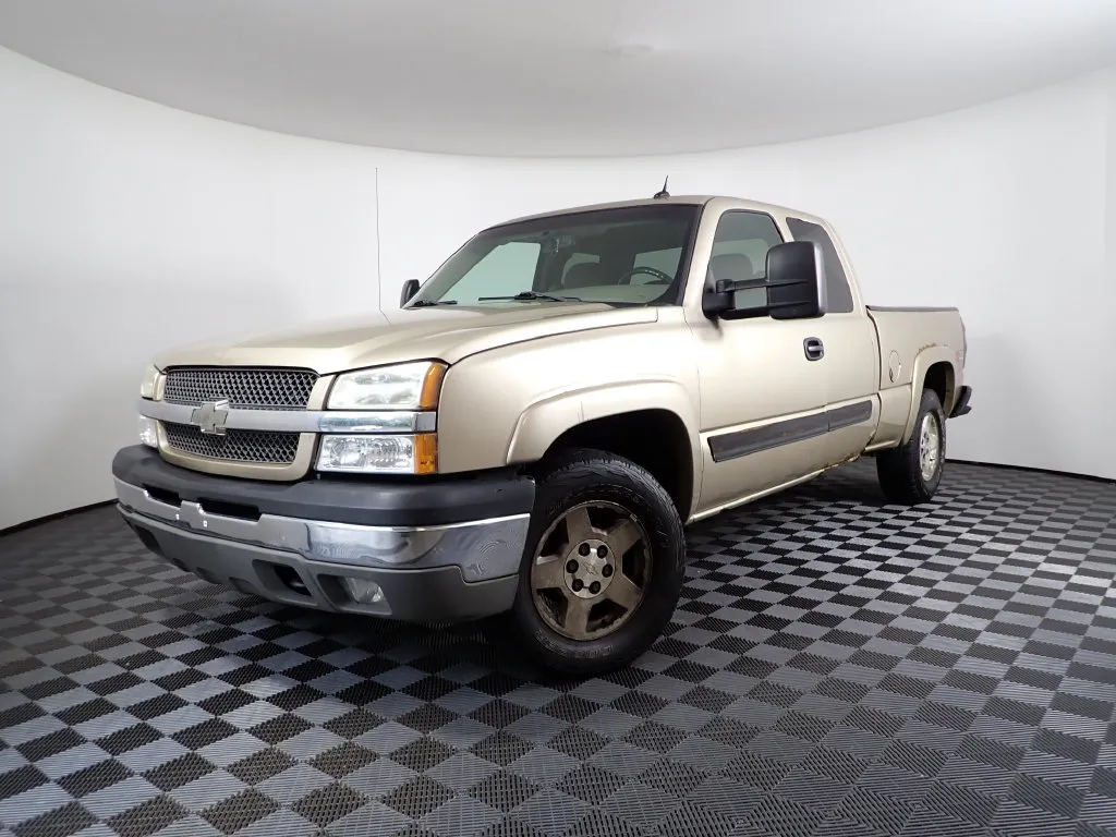 Chevrolet Silverado photo 2