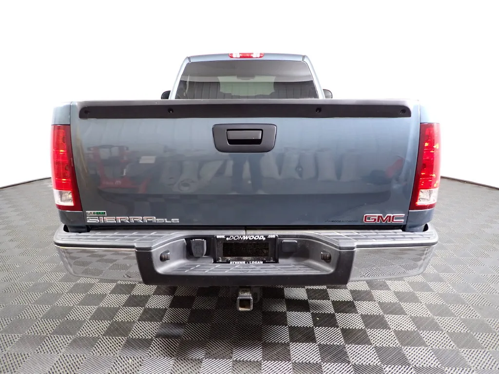 GMC Sierra photo 13
