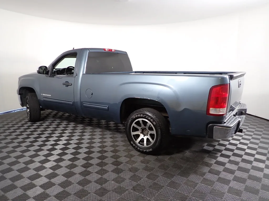 GMC Sierra photo 11