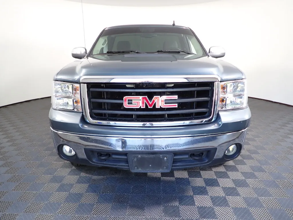 GMC Sierra photo 8