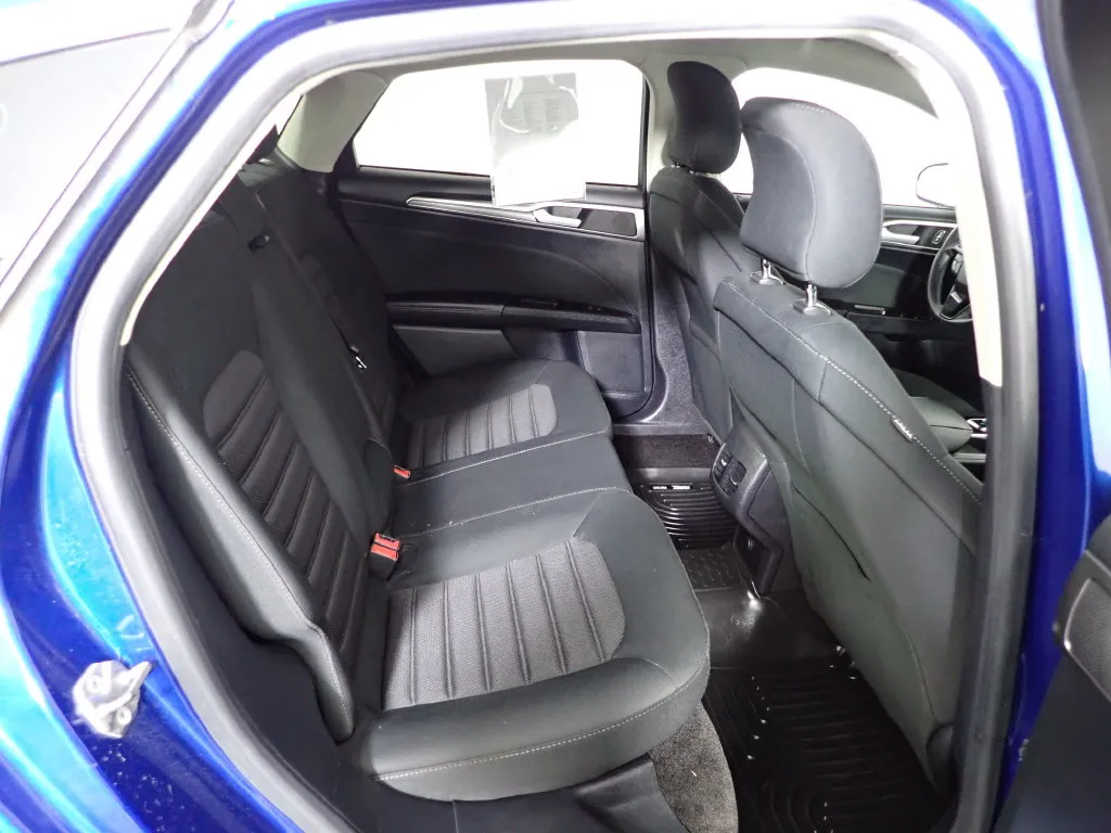Ford Fusion photo 32