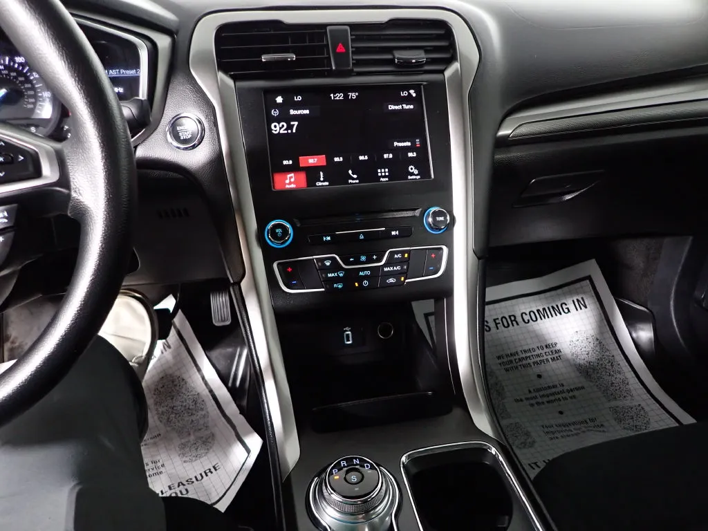 Ford Fusion photo 26