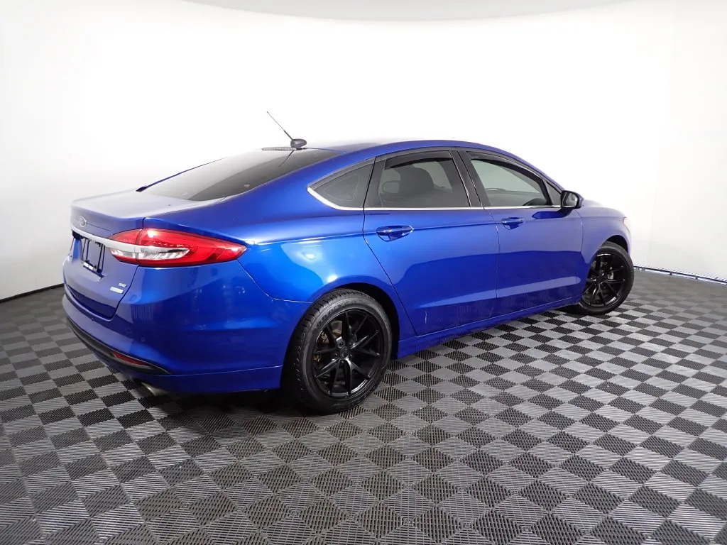 Ford Fusion photo 16