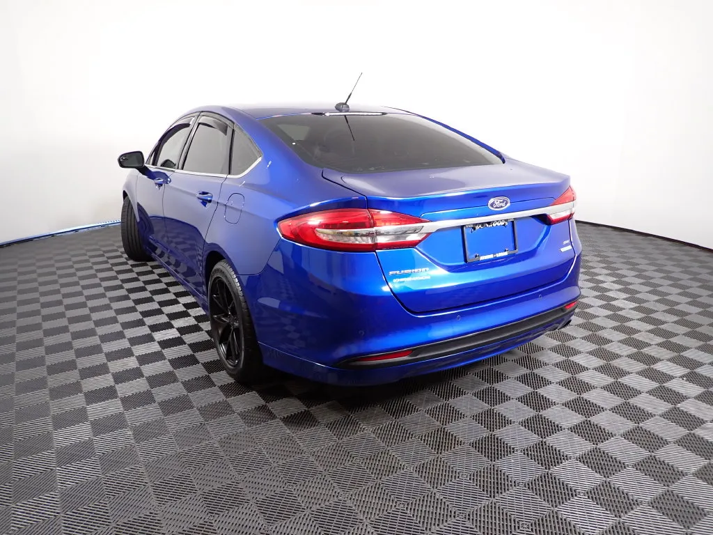 Ford Fusion photo 11