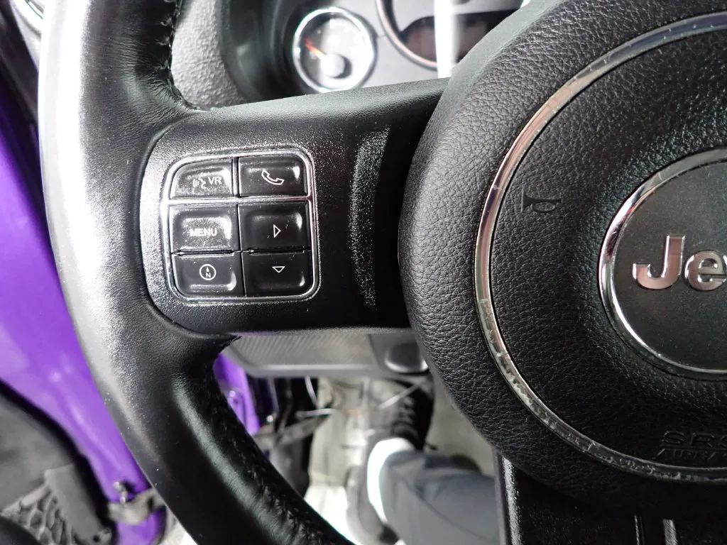 Jeep Wrangler photo 22