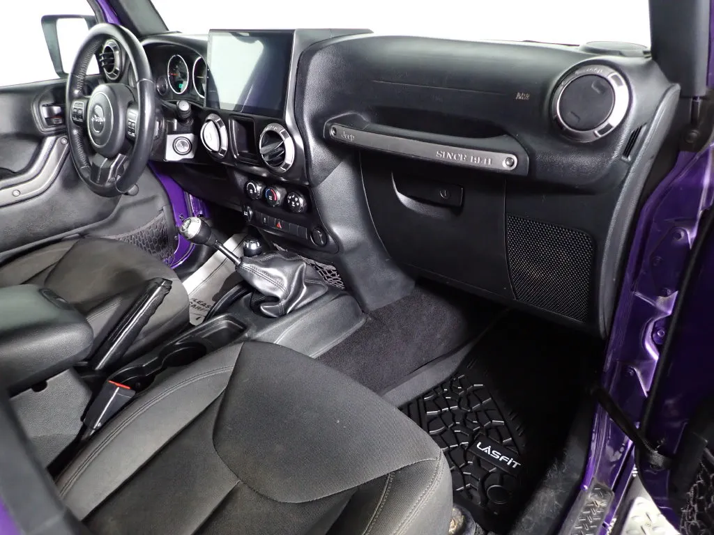 Jeep Wrangler photo 31