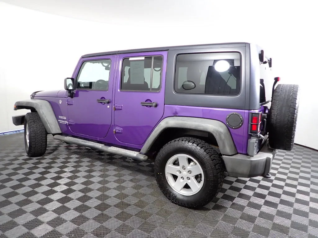 Jeep Wrangler photo 9