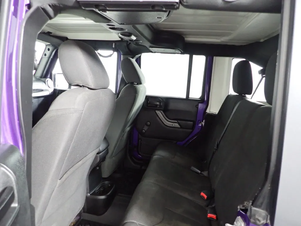 Jeep Wrangler photo 26