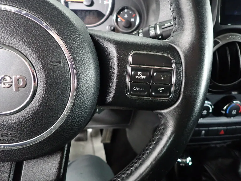 Jeep Wrangler photo 23