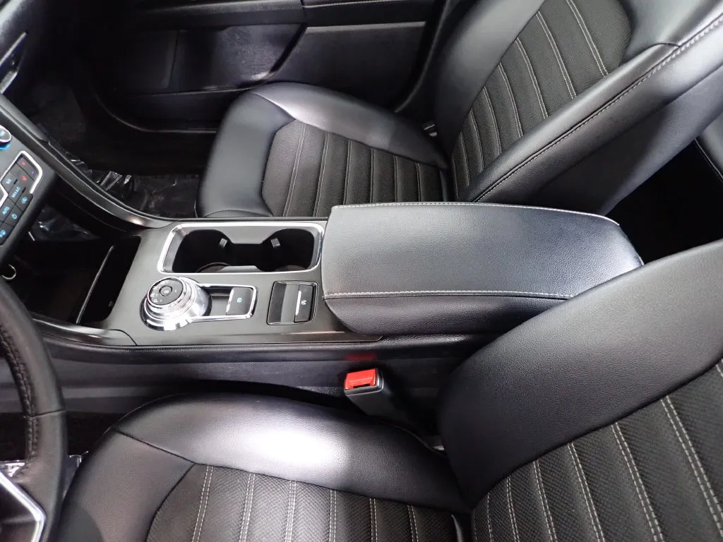 Ford Fusion photo 30