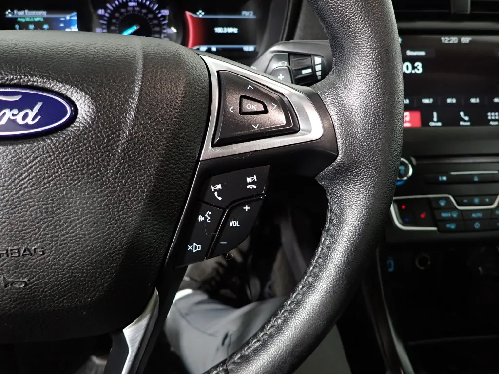 Ford Fusion photo 28