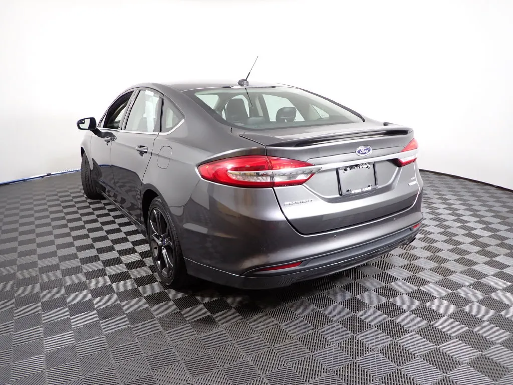 Ford Fusion photo 13