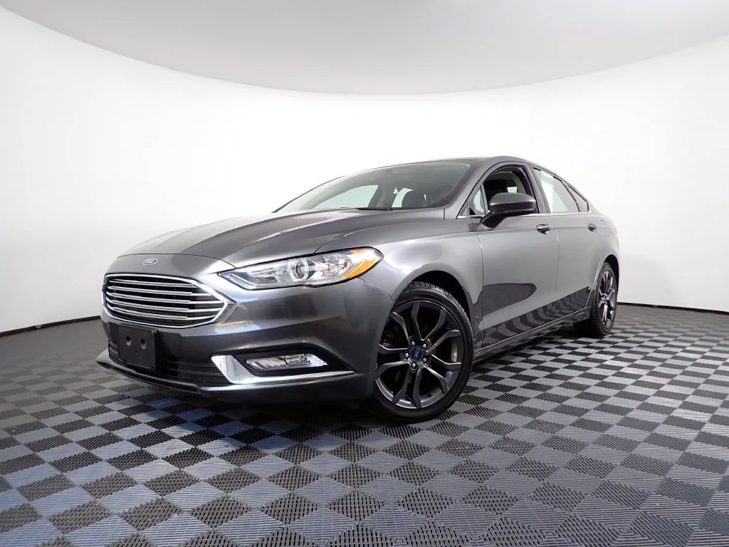 Ford Fusion photo 2