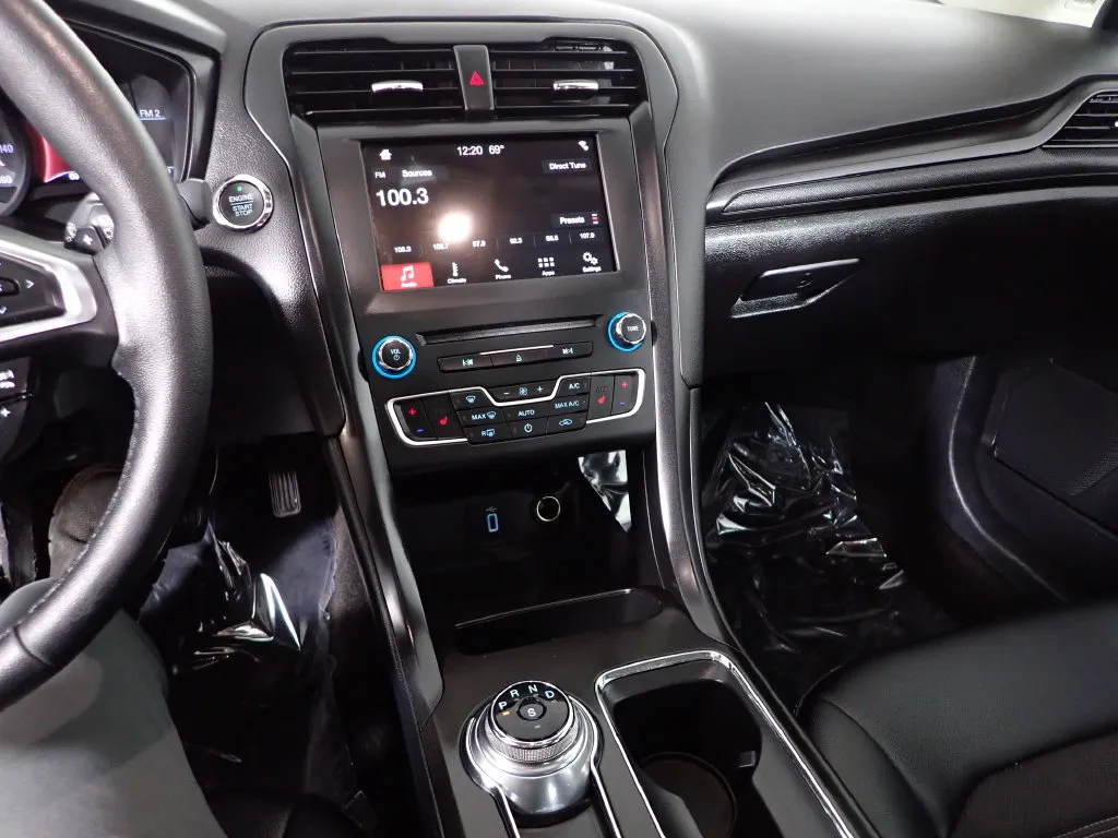 Ford Fusion photo 29