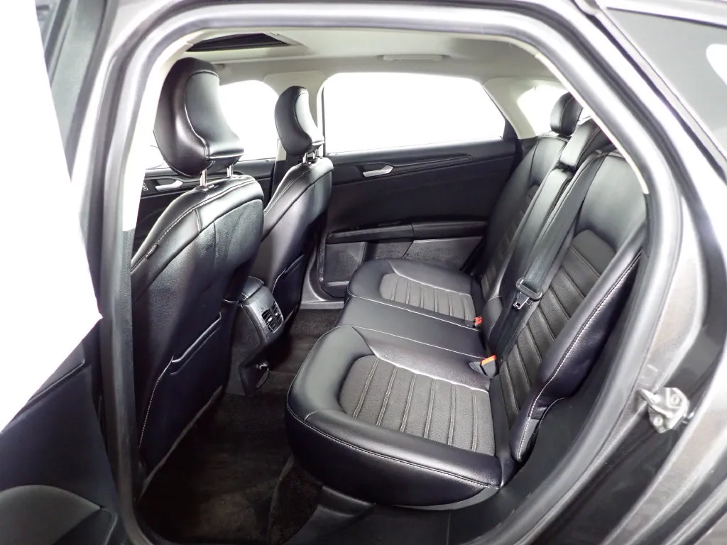 Ford Fusion photo 33