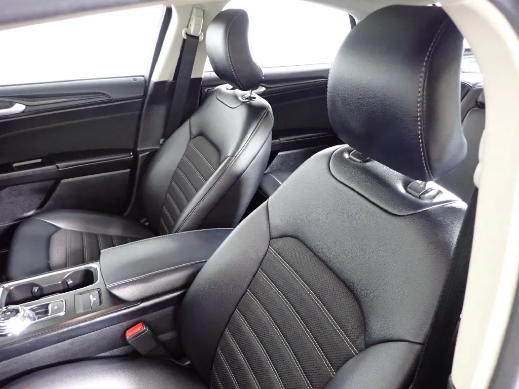 Ford Fusion photo 22