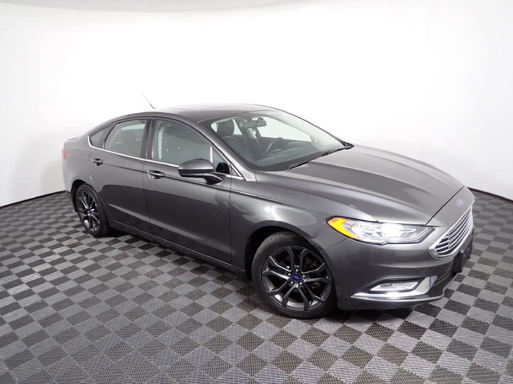 Ford Fusion photo 8