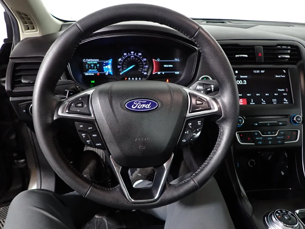 Ford Fusion photo 26
