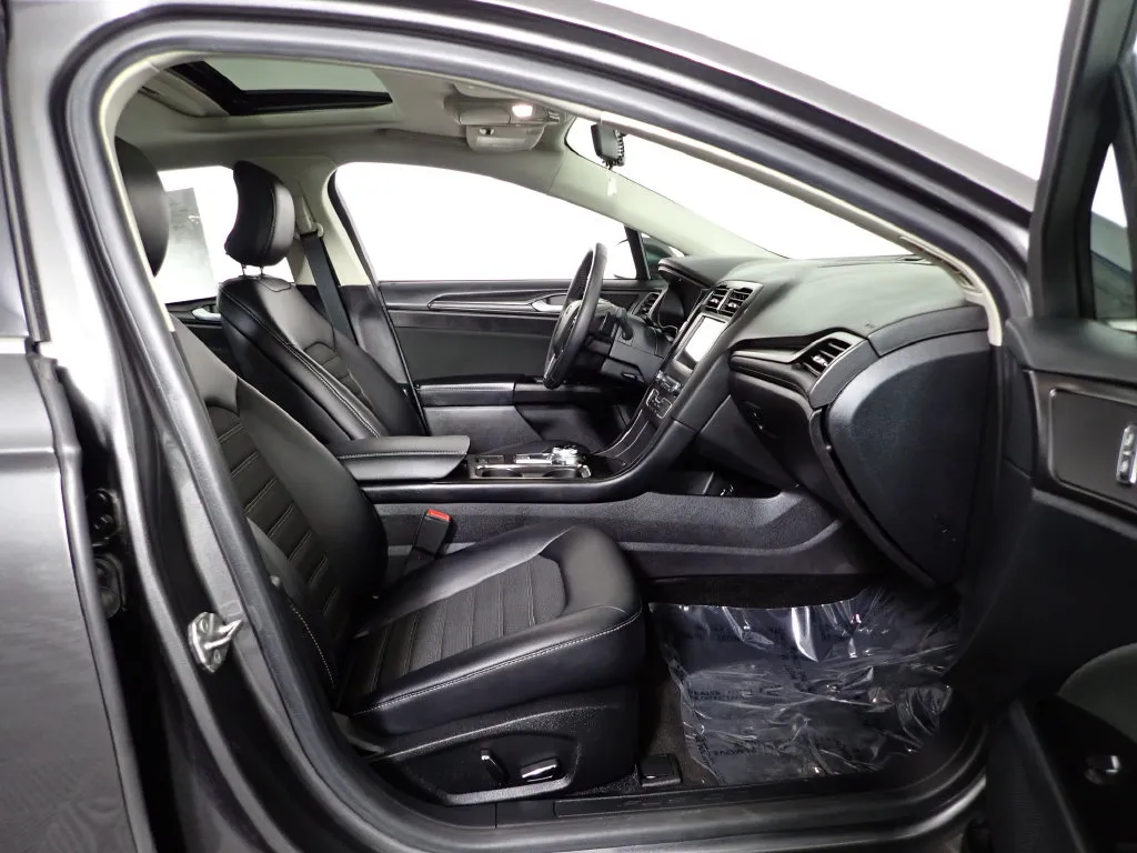 Ford Fusion photo 37