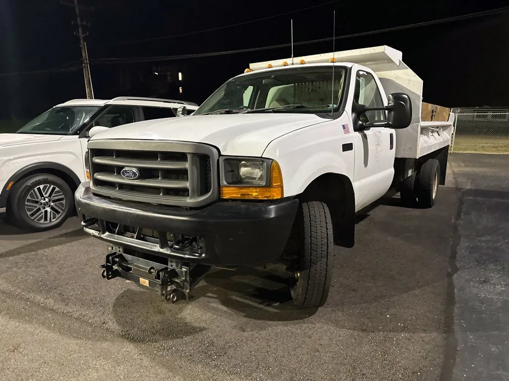 Ford F-550SD photo 2