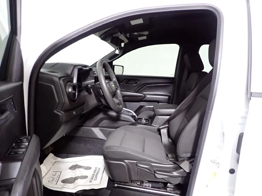 Chevrolet Colorado photo 21