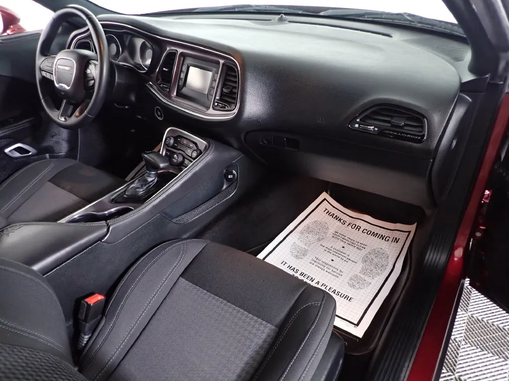 Dodge Challenger photo 32