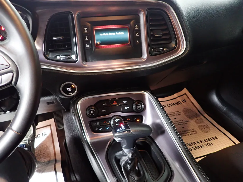 Dodge Challenger photo 27