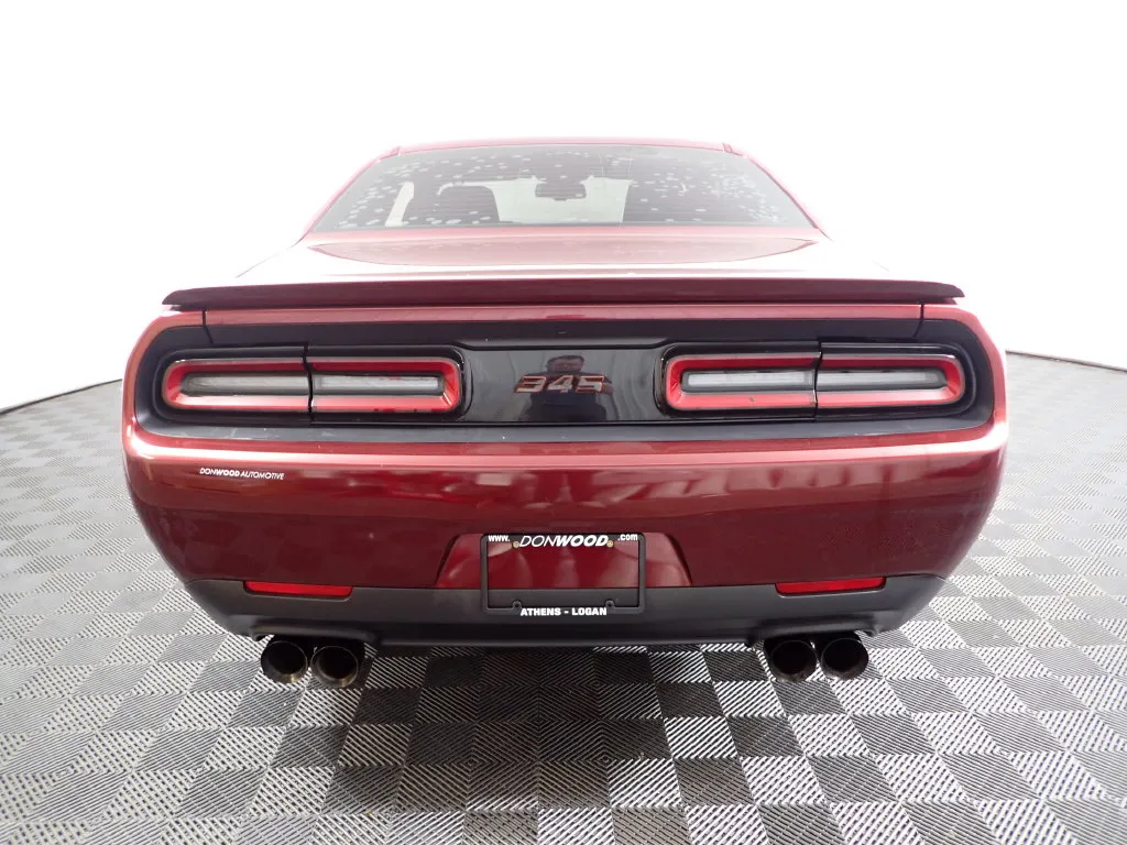 Dodge Challenger photo 12