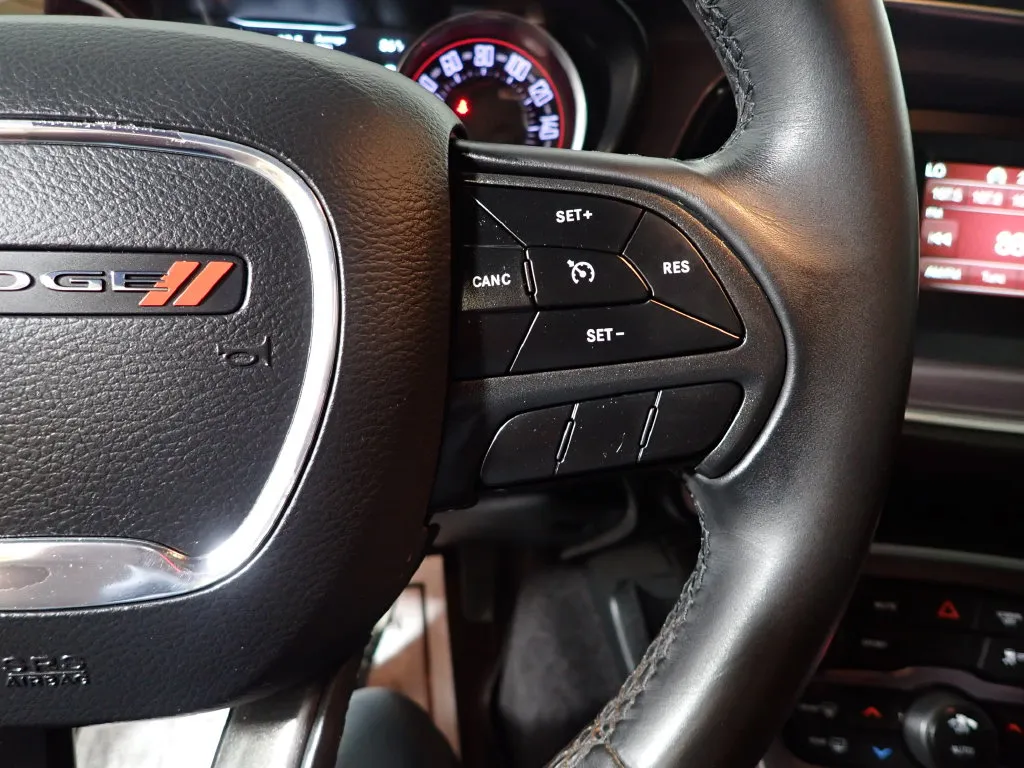 Dodge Challenger photo 26