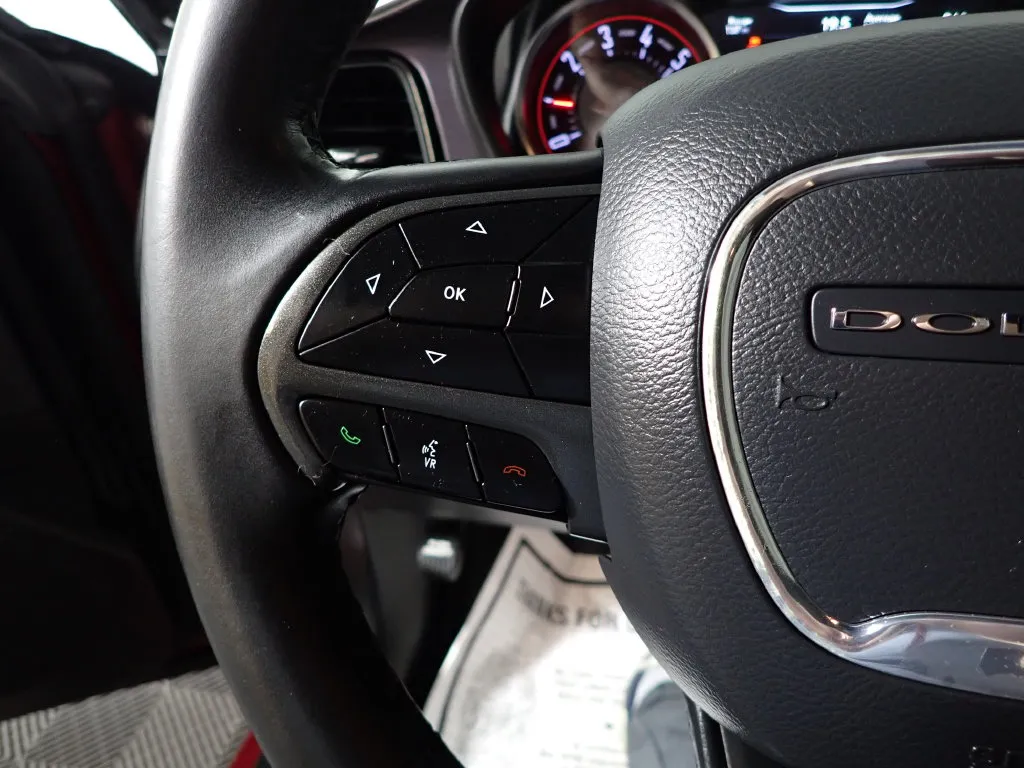 Dodge Challenger photo 25