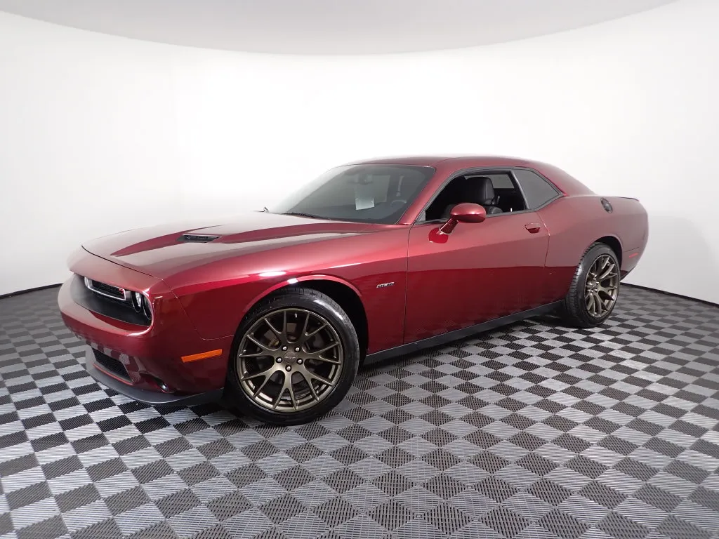 Dodge Challenger photo 8