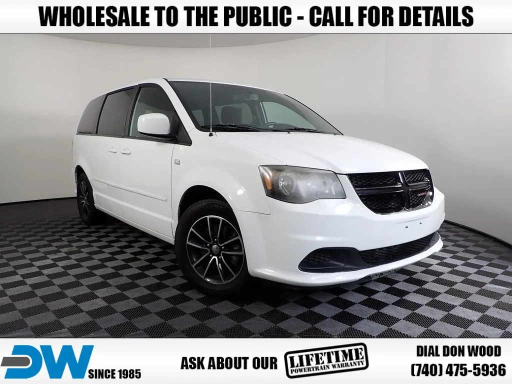 White 2014 Dodge Grand Caravan SE for sale in Logan, OH