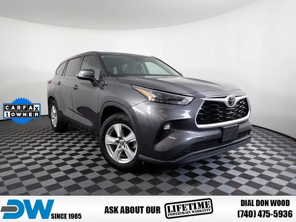 Gray 2022 Toyota Highlander LE for sale in Logan, OH