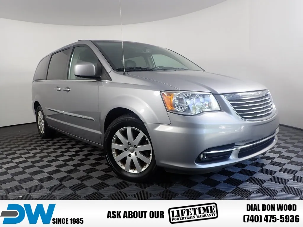 Silver 2016 Chrysler Town & Country Touring for sale in Logan, OH