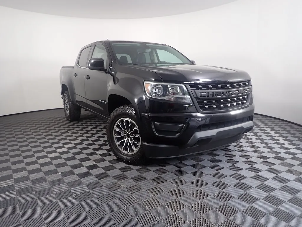Black 2018 Chevrolet Colorado LT for sale in Logan, OH
