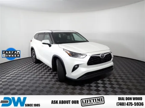 White 2021 Toyota Highlander XLE for sale in Logan, OH