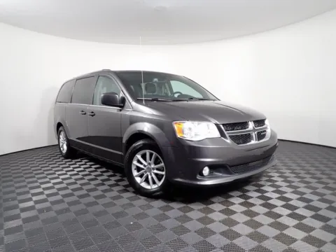 Gray 2020 Dodge Grand Caravan SXT for sale in Logan, OH