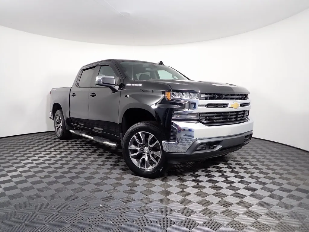 Black 2019 Chevrolet Silverado 1500 LT for sale in Logan, OH