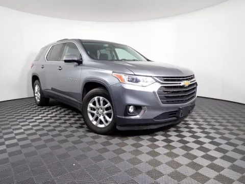 Gray 2018 Chevrolet Traverse LT for sale in Logan, OH