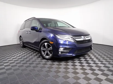 Black 2019 Honda Odyssey Touring for sale in Logan, OH