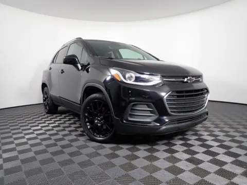 Black 2022 Chevrolet Trax LT for sale in Logan, OH