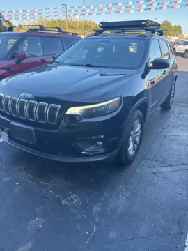Black 2019 Jeep Cherokee Latitude for sale in Logan, OH